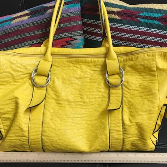 BUENO COLLECTION VINTAGE BRIGHT YELLOW TEXTURED 23" WEEKENDER OVERNIGHT TOTE BAG - Picture 12 of 16